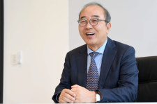 [데스크가 만났습니다] 김영돈 원봉 회장 창립 30주년, 제품이 아닌 가치를 만드는 중견기업 도약