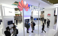 [WIS 2021]화웨이 통신장비 살펴보는 관람객