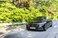 [신차드라이브]벤츠 S클래스, 하차감 최고의 삼각별…승차감은 비단결