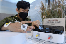 LG전자, 탈모 치료기 이어 통증 완화 의료기기 출시