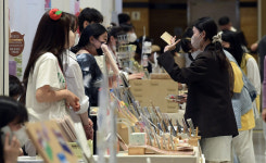 메타버스에서 일러스트레이션 구경해요