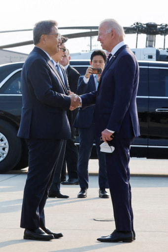 [속보]바이든, 한국 도착... 삼성반도체로 이동