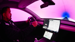 [CES2023 포토]베가스루프 뻥 뚫린 지하터널