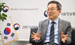 [데스크가 만났습니다] 이종호 과기정통부 장관 저전력 AI 반도체로 글로벌 시장 선도
