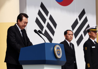 서해수호의날, 尹 55명 용사 이름 부르며 눈물...北에 경고
