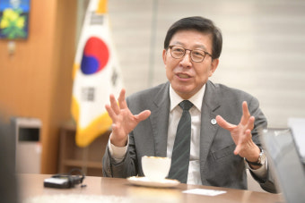 [지방회생, 산업이 답이다]<8>박형준 부산광역시장