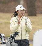 [포토]동료에게 박수 보내는 한진선