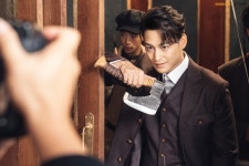 김범, ‘구미호뎐1938’ 살벌 모던보이 변신 임박…포스터 촬영현장 공개