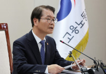 이정식 고용장관 “노조는 조합원 위해 있는 것…정부는 보충적 개입”