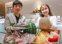 현대百 “초복에 장어, 수박, 삼계탕 드세요”