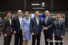 [IFA 2023]한종희 삼성전자 부회장, 베그너 베를린 시장과 IFA 투어