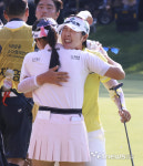 [포토] 박지영, 찐하게 포옹하는 김민별