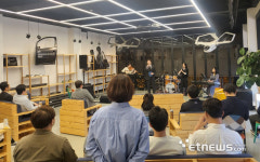 한국탄소산업진흥원, 임직원 마음치유 초청음악회 정오의 선물 개최