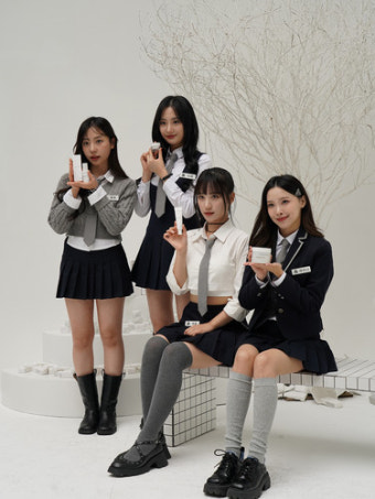 톡스앤필 코스메틱, 론칭 팝업 걸그룹 프림로즈 방문