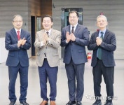 이재준 수원시장 “본사 옮긴 덴티움, 세계 1위 기업 되도록 금융·행정 등 돕겠다”