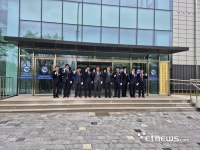 전북 동물용의약품 클러스터 구축 시동…동물용의약품 효능·안전성 평가센터 현판식 개최