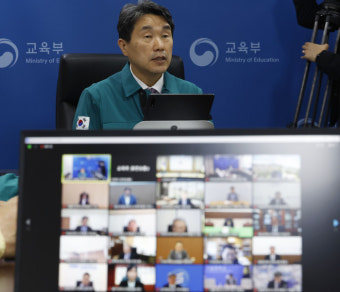 2026년 의대 정원 동결, 2027년부터 추계위원회 결정 주장하는 의과대학 학장들과 협조 강조하는 이주호 부총리
