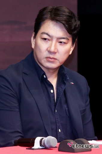 [ET포토] '연극 무대에서 보는 송일국