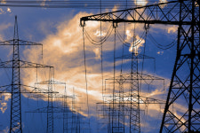 전력 수요는 계속 늘어나는데 송전설비는 제자리...송전망 특별법 처리 시급