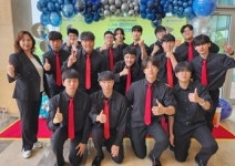 인천계산공고 팬텀싱어즈, 스승의 날 유공교원 포상 수여식서 뮤지컬 영웅 선봬