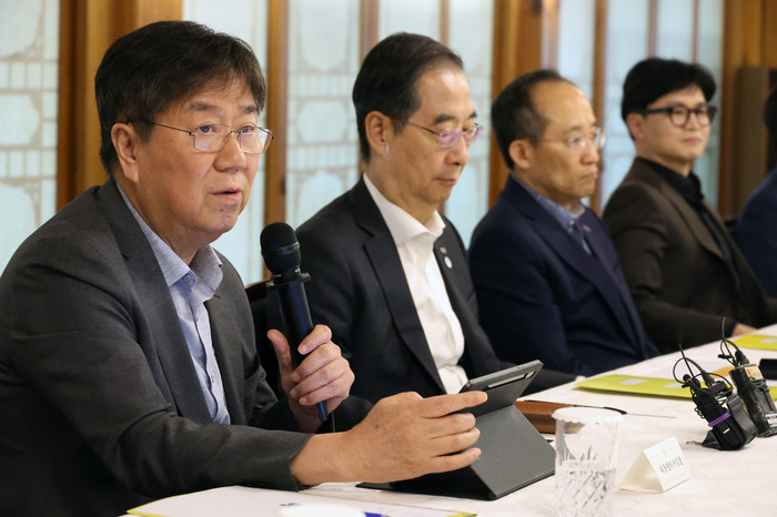 한국의 김대기 전 대통령비서실장, 도미니카 대통령에게 우호 관계 강화 의지 담긴 친서 전달