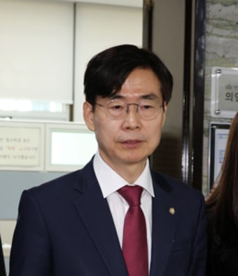 與 격차해소특위 “정년연장은 시대적 과제…65세 정년연장법 내년 초 발의”