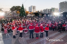 “온가족이 즐겨요”…오산시, 오(Oh)! 해피 산타마켓 화려한 막 올려