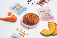 [마이펫페어] 일일 권장량 64개의 천연재료 왈랄라 올데이 트릿 최대 30% 할인 선보인다