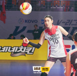 네네치킨, 영화 1승 제작지원… 영화 경기장 내 네네치킨 로고 등장으로 재미 선사