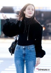 [ET포토] 지수, 청바지에 니트면 충분