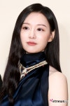 [ET포토] 김지원, 미모만큼 착한 미소