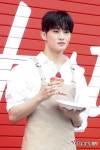 [ET포토]  NCT 마크, 오후 햇살 맞으며