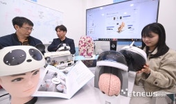 [포토] 난치성 뇌질환 치료를 위한 다양한 헬스케어 디바이스 관심
