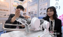 [포토] 가정재활 의료기기로 재활