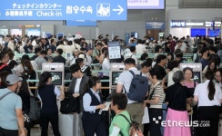 [포토] 여름 휴가철 성수기, 붐비는 인천국제공항