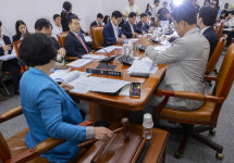 국회 과방위, 법안소위서 방송미디어통신委 설치법 통과…이진숙 임기 종료 임박