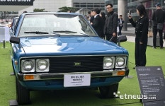 [포토] 클래식카 쇼에 등장한 현대 포니 왜건