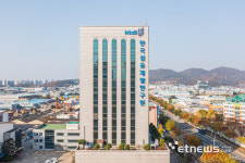 [인터뷰]김성만 한국섬유개발연구원장, “섬유, 혁신기술 흡수해 반도체·국방·우주항공의 핵심소재산업으로 도약”