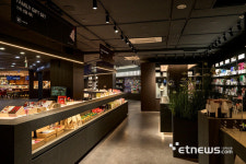 신개념 도심형 큐레이션 옵티마 웰니스 뮤지엄 약국 종각점 오픈