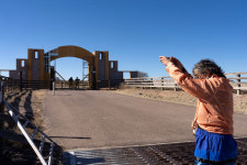 “성 착취 피해 소녀들 묻혔다”… 엡스타인 비밀 목장 시신 수색 착수