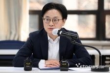 [포토]김정관 장관, “흔들림 없는 석화 제품 공급망을 구축”