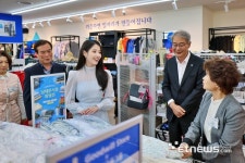 우리금융, 창립 25주년 기념 상생 행보...남대문시장 물품 굿윌스토어 기부
