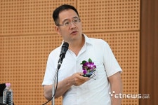 (주)리배산업 | [포토] 나노코리아 2026 기조강연 나선 주 리 MIT 교수