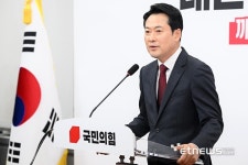 장동혁, 경찰 스타벅스 압수수색에 “절대권력 쥐여주자마자 보은수사”