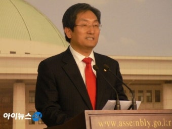 경찰, 범민련 압수수색에 정치권 강력 반발