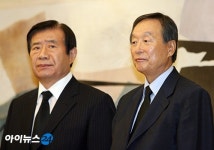 [포토]빈소지키는 한광옥-권노갑