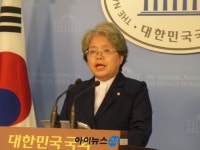 강명순 박근혜, 유신독재때 잘 먹고 잘 지내 논란