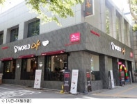 통신대리점이야? 카페야?…SKT 최대매장 오픈