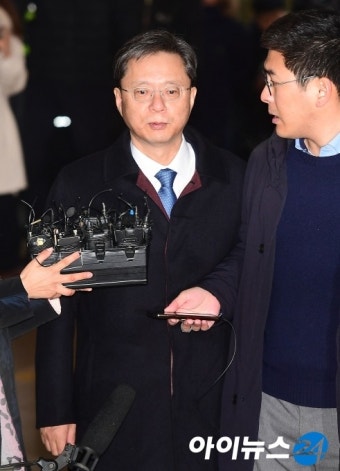 [포토]'황제조사' 우병우, 특검 피의자 신분으로 출석