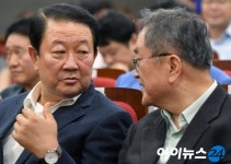 [포토]국민의당 혁신 토론회 참석한 박주선-김태일